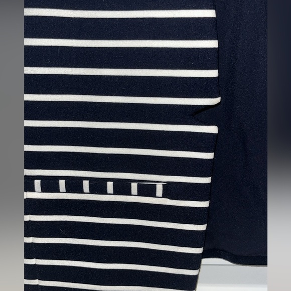 Icōne blazer (sold at Simons), dark blue with white stripes, size 6 - Picture 3 of 5